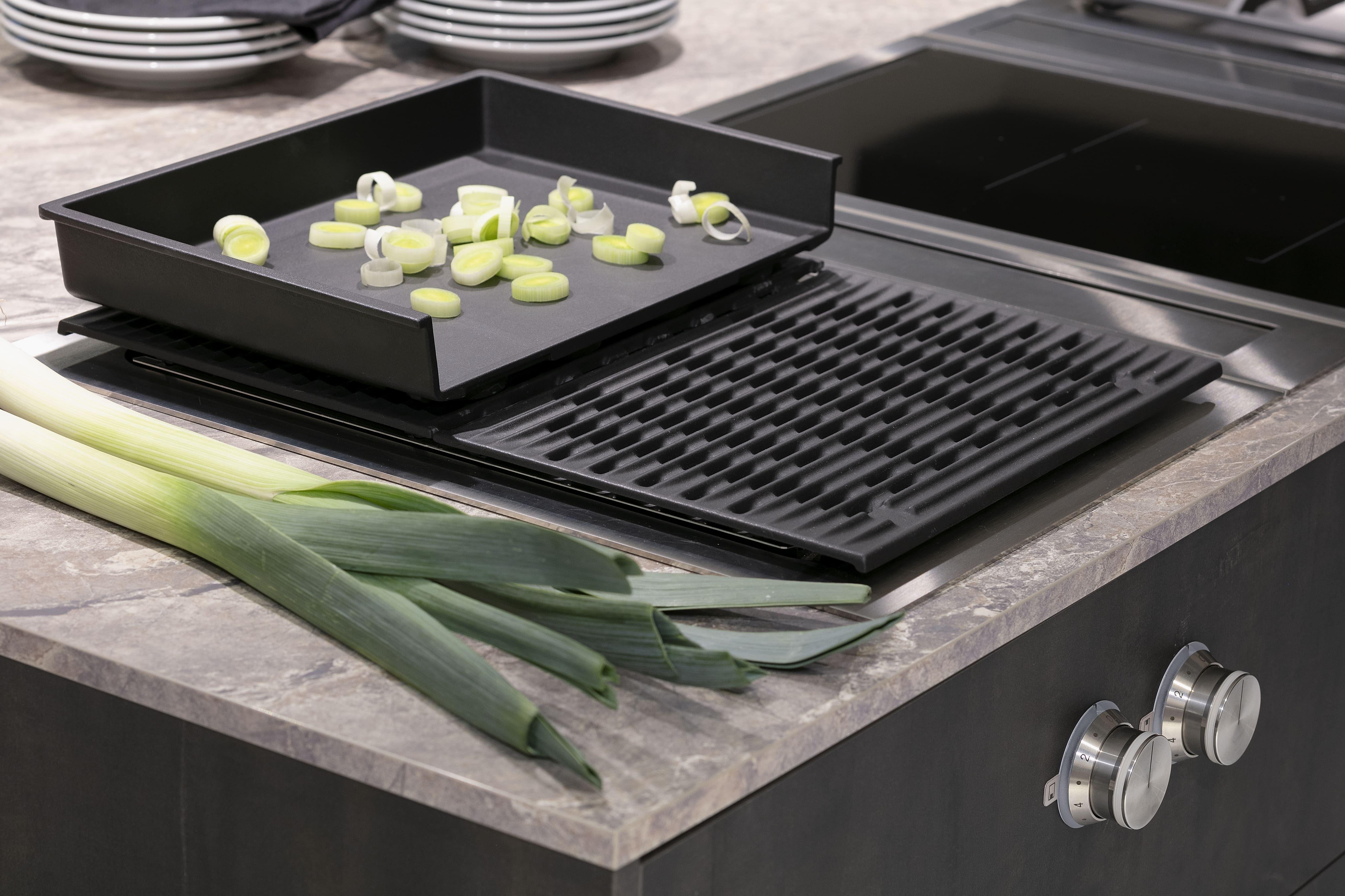 PRONORM Marmor-Arbeitsplatte mit Teppanyaki-Grillaufsatz