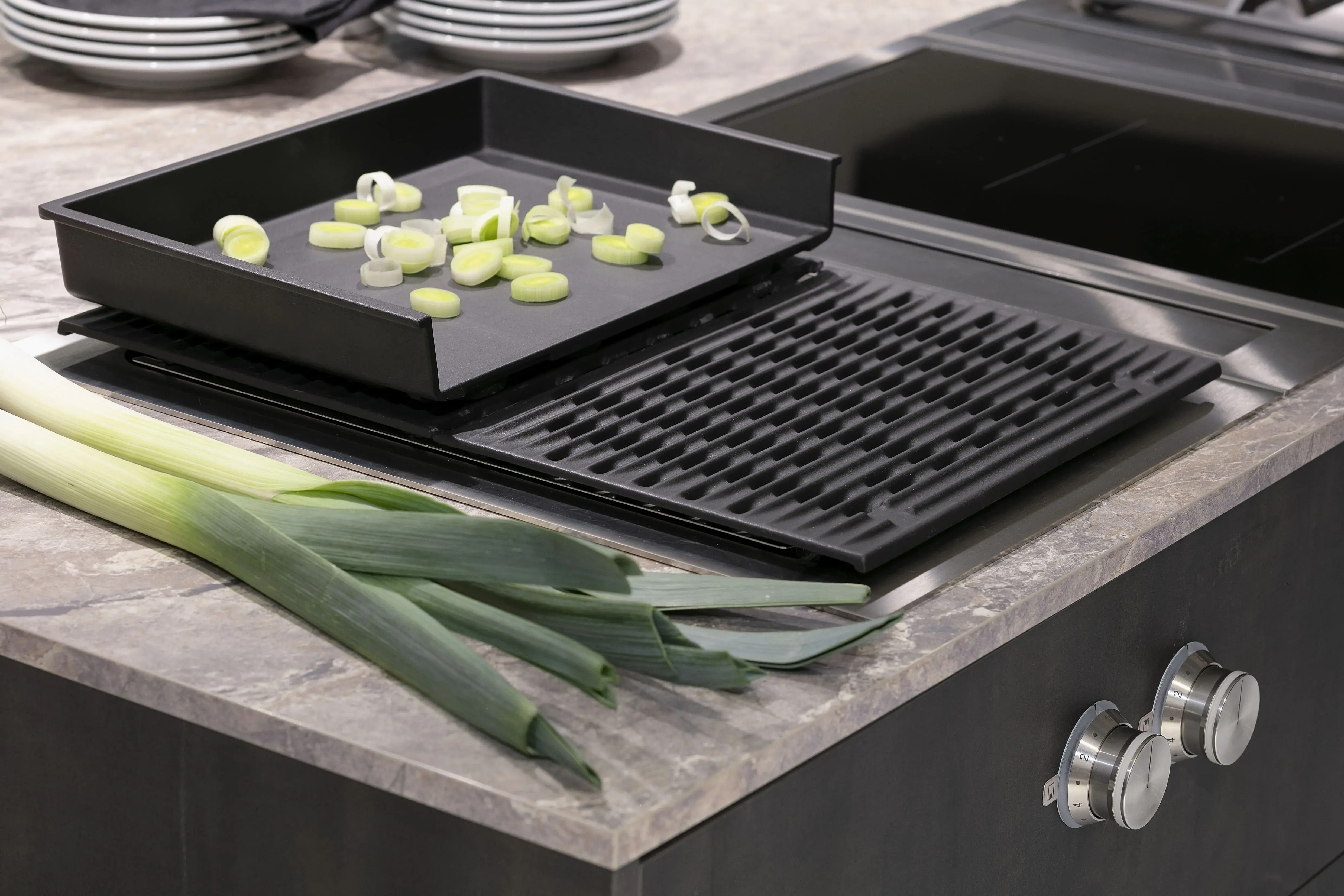 PRONORM Marmor-Arbeitsplatte mit Teppanyaki-Grillaufsatz